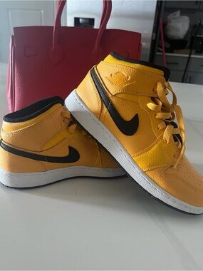 Nike Yellow and Black Mid-Top Athletic Sneakers
